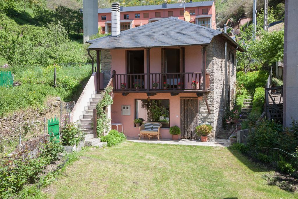 Pensjonat Casa Rural Pandelo Vega de Valcarce Zewnętrze zdjęcie